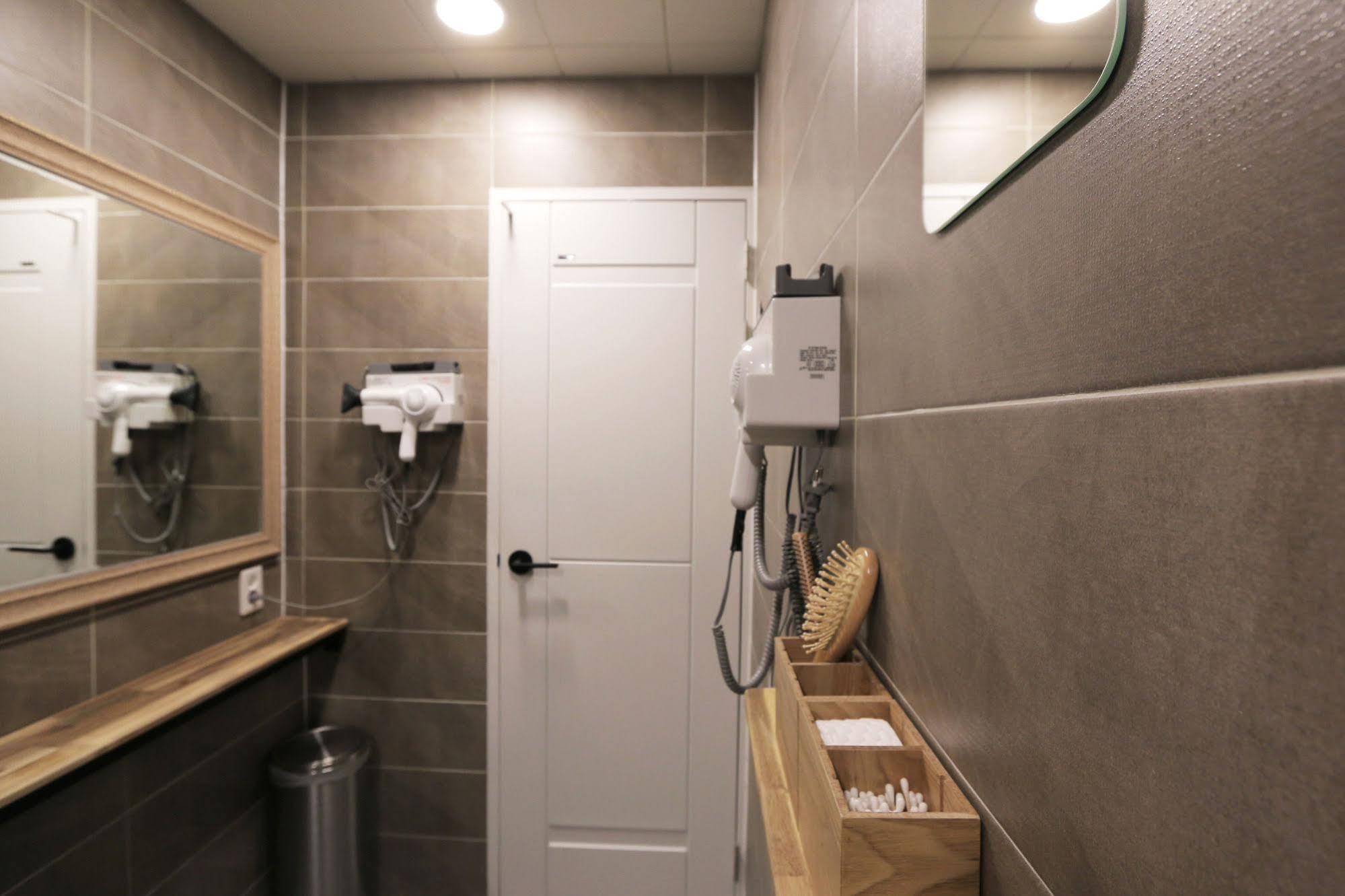 Blueboat Hostel Jeonju Eksteriør bilde