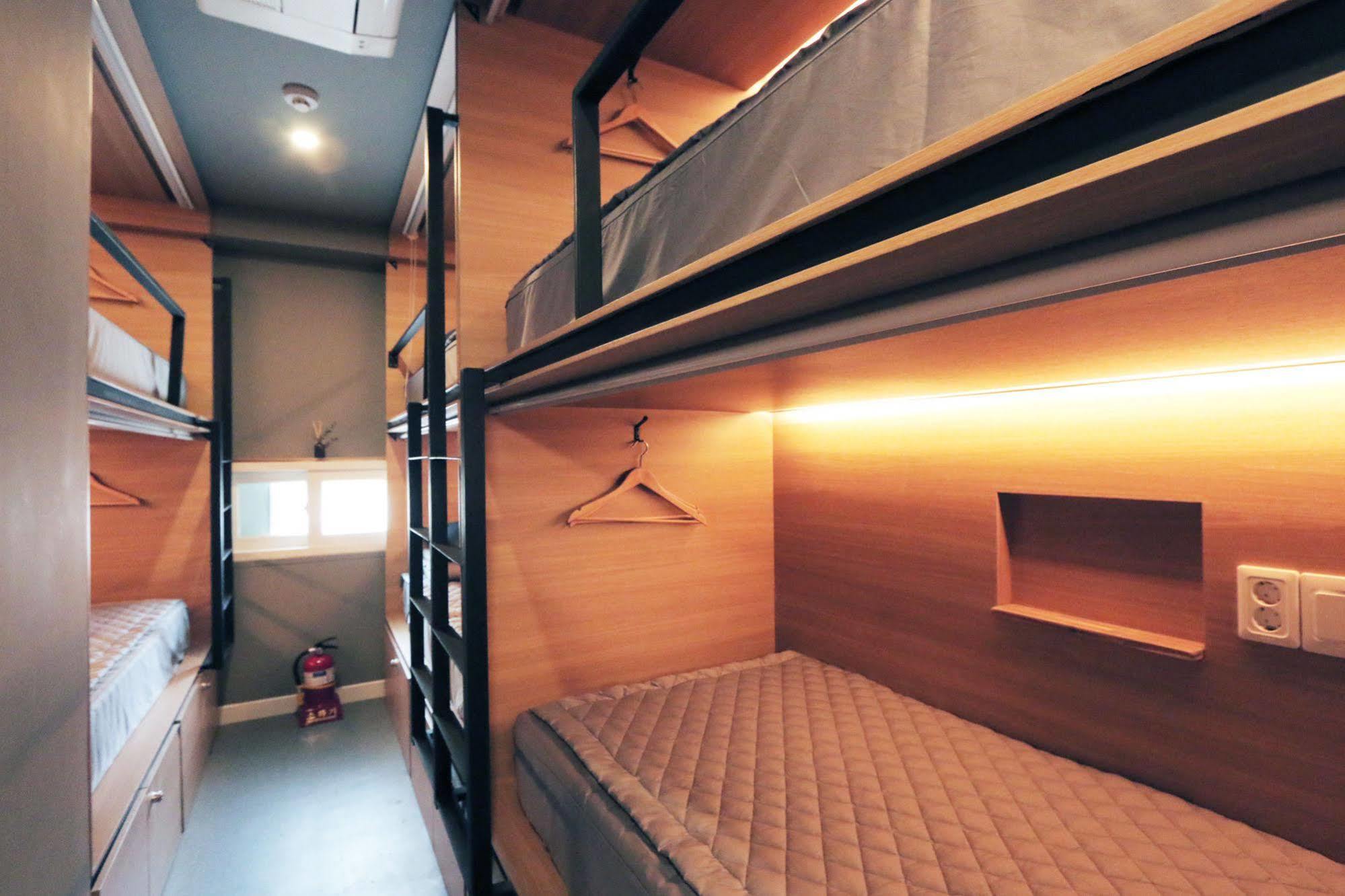 Blueboat Hostel Jeonju Eksteriør bilde